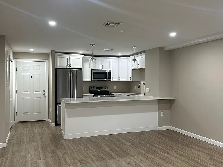 64 Willard St #110 — Photo 1