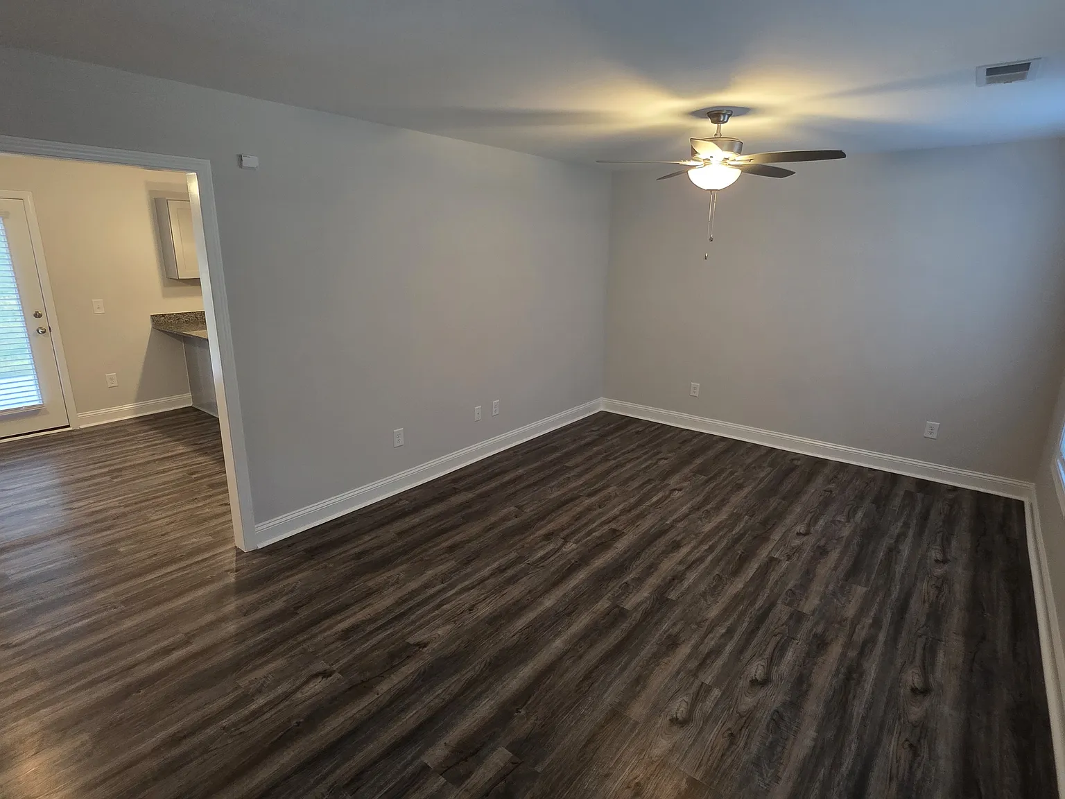3 bed, 1233 sqft, $1,795 — Photo 4