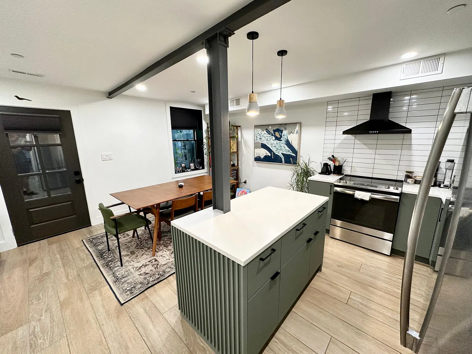 2 bed, 825 sqft, $2,500 — Photo 3