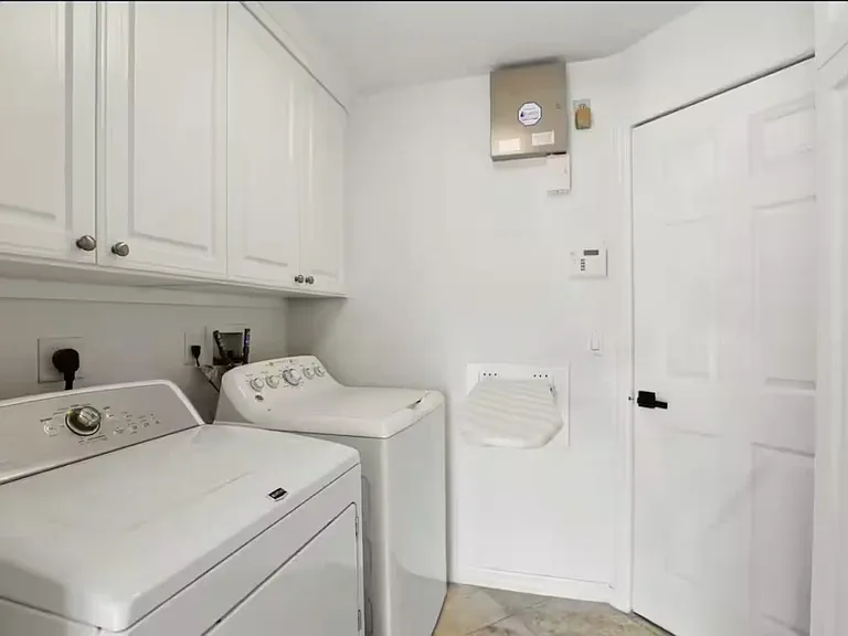 2473 SE Sidonia St — Photo 35