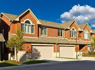 17 Legacy Ln, Rolling Meadows, IL 60090