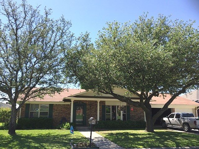 1st image of 902 W University Dr
