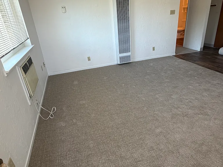 242 Caliente St #B — Photo 3