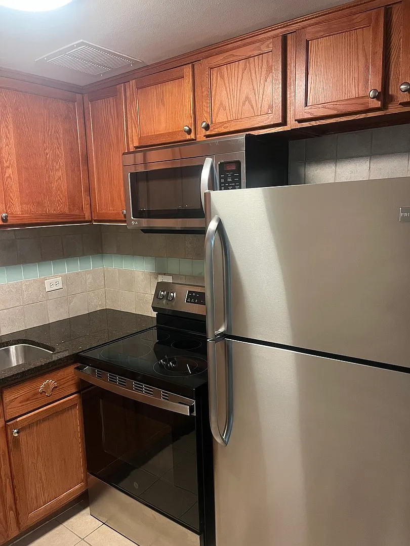 2 bed, 900 sqft, $1,725 — Photo 4