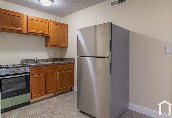 4th image of 2308 Wayne Ave