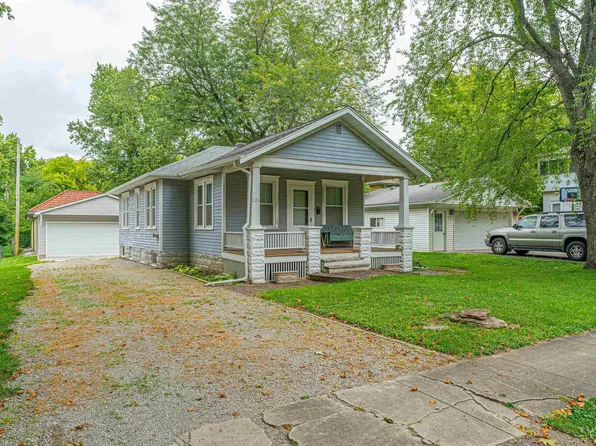 124 11th St, Lincoln, IL 62656