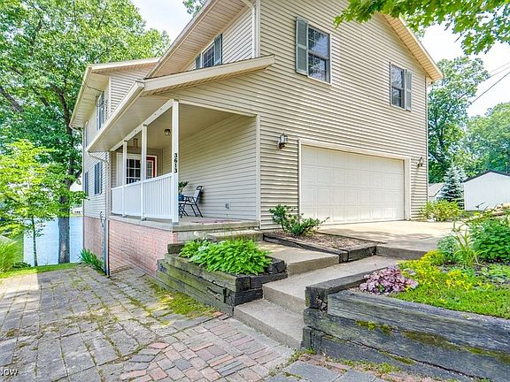3rd image of 3613 Peninsula Dr