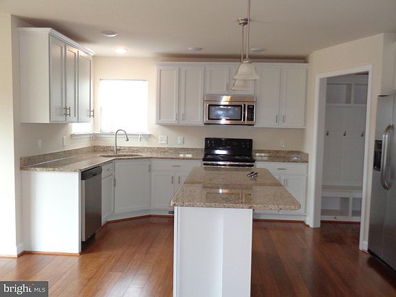 4th image of 6904 Lunette Ln