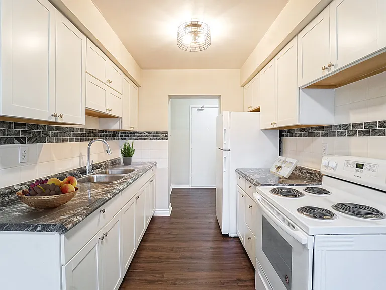 293 Upper Wentworth St — Photo 8