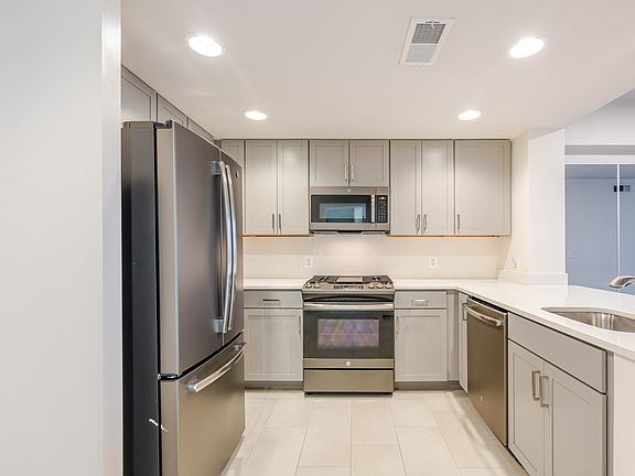 4th image of 50 Florida Ave NE APT 601