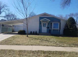 850 Parkview Dr, Marion, IA 52302