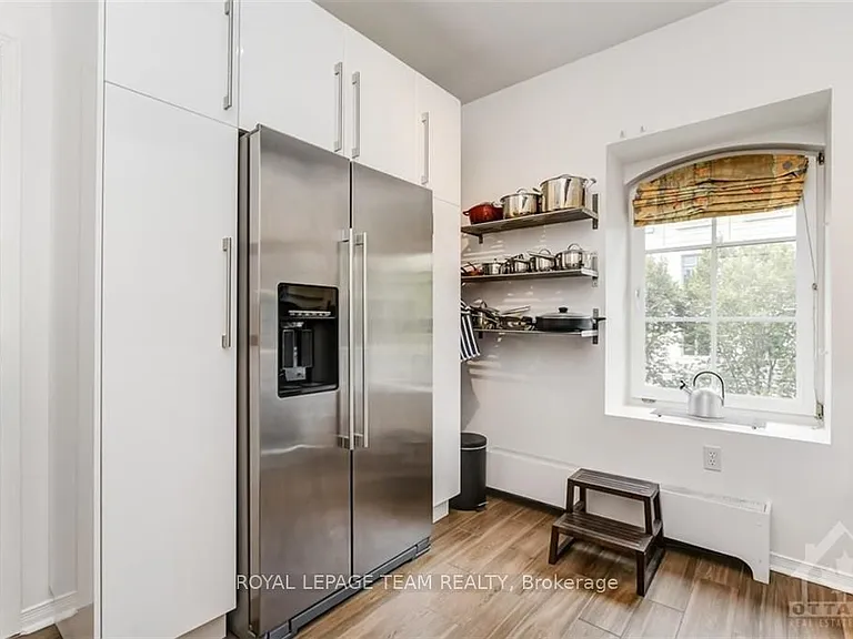 10 Clarence St #3 — Photo 8