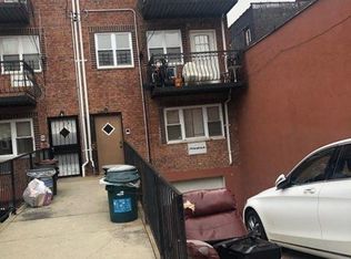 708 E 227th St #1, Bronx, NY 10466