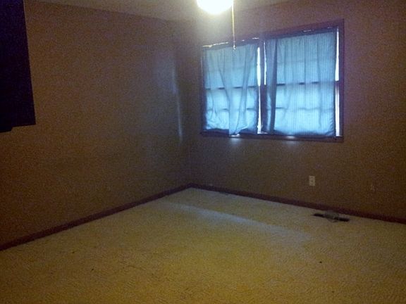 4th image of 1115 S Gray St