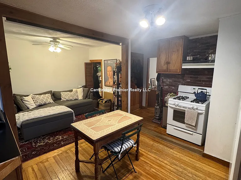 293 Columbia St #1 — Photo 1