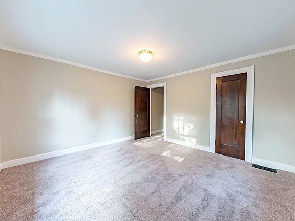 3rd image of 883 Woodruff Place West Dr