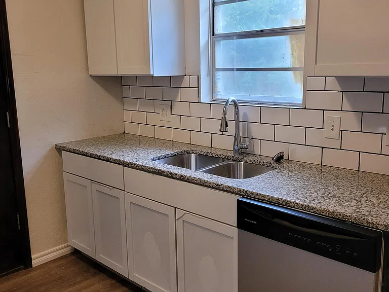 8605 Ambassador Rd — Photo 7