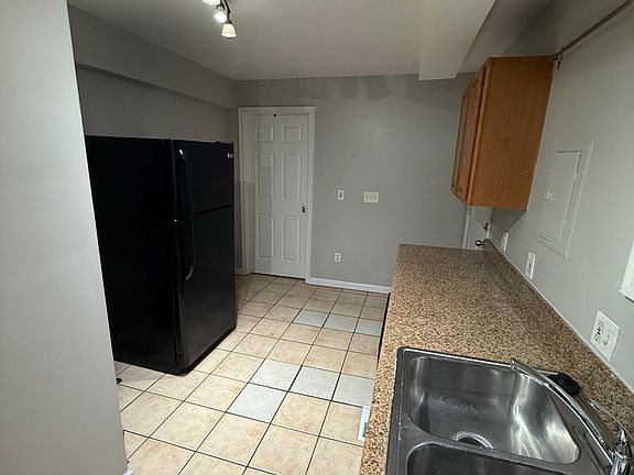 2nd image of 412 S Wolfe St Floor 1