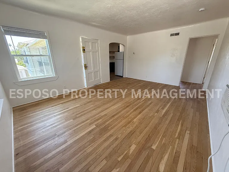 1721 N Van Ness Ave #202 — Photo 16