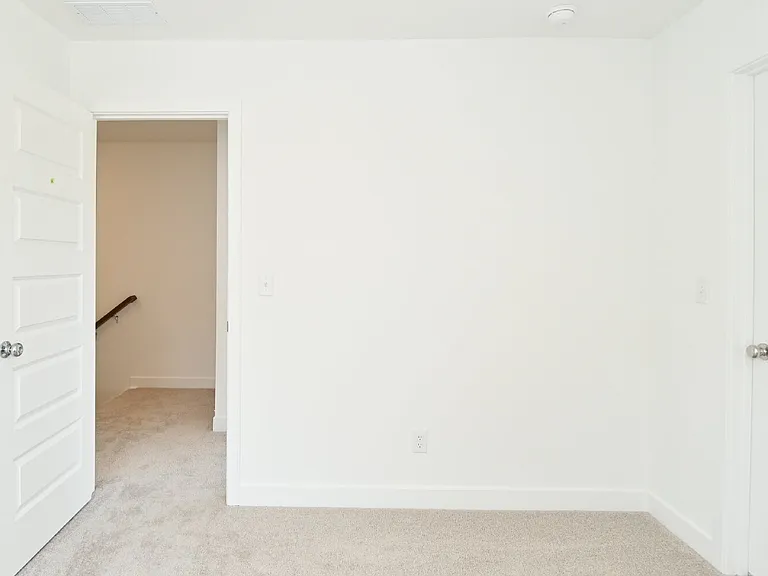 8118 Ridge Line Dr — Photo 32