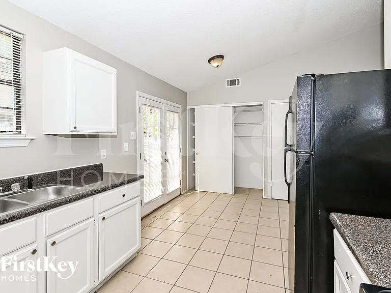 5765 Ashridge Pl — Photo 7