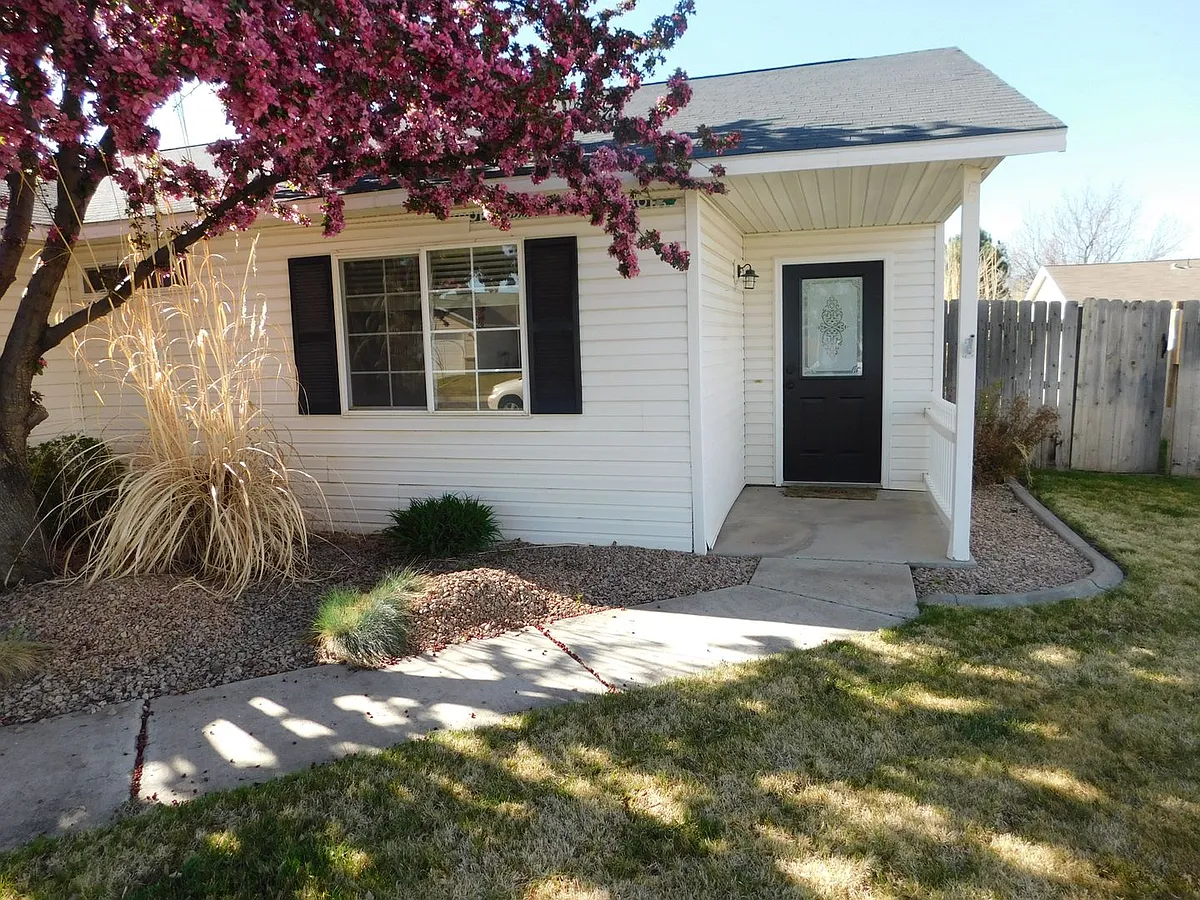 Building Photo - 1468 Sagittarius St