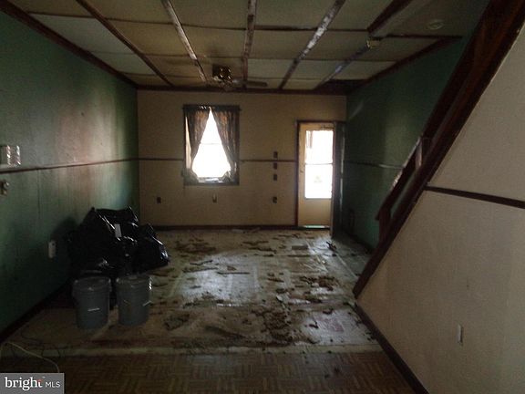 4th image of 4253 Tackawanna St