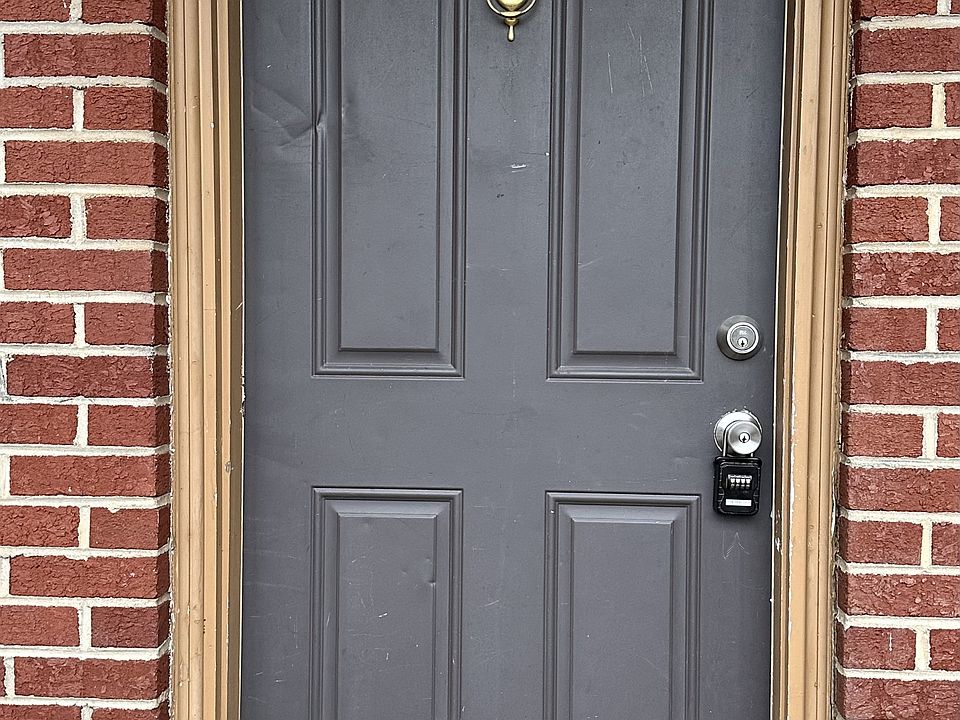 1st image of 437 Arlington Cir NW