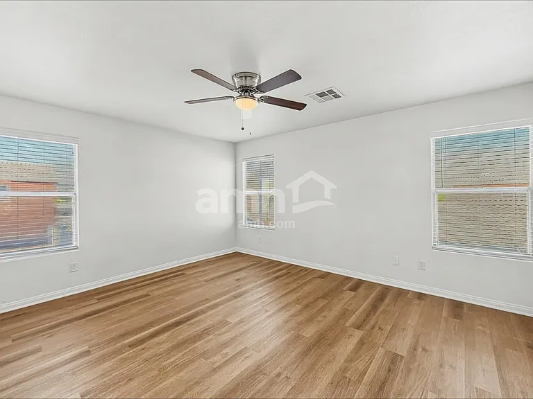 2034 Spiers Ave — Photo 11