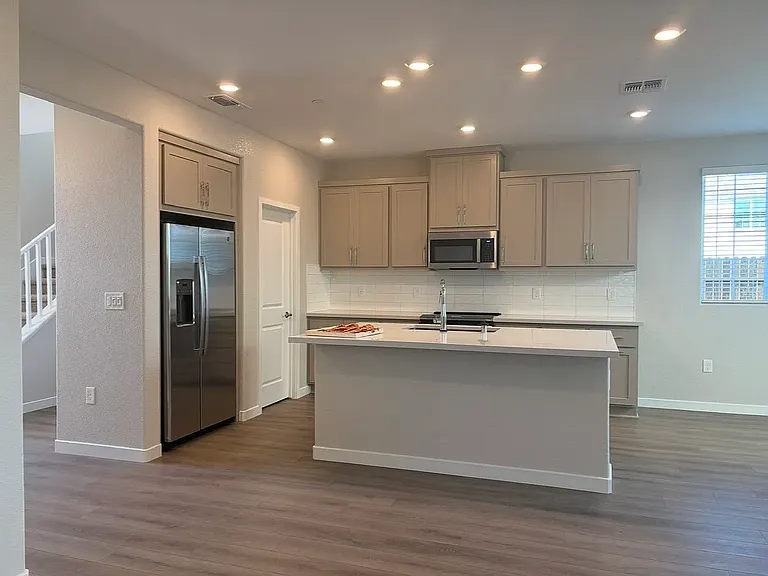 14545 Southpointe Dr #61 — Photo 3