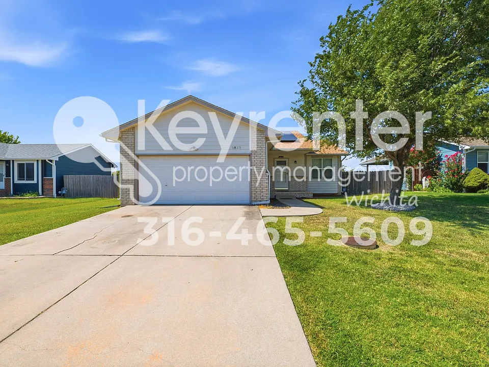 1823 N Country Walk Ln