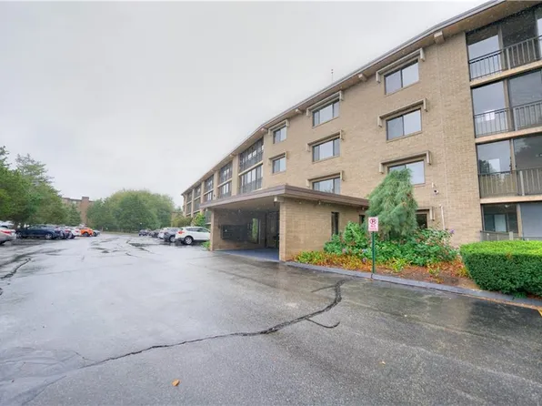 650 E Greenwich Ave APT 5-203, West Warwick, RI 02893