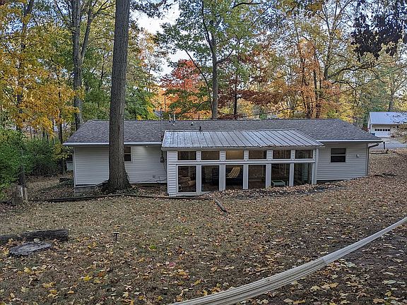 2nd image of 3502 Woods Dr