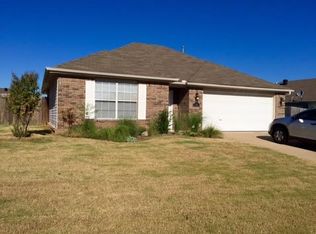 802 SW Ouachita Dr, Bentonville, AR 72712