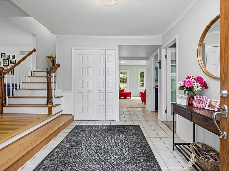 16610 Old Bedford Rd — Photo 3