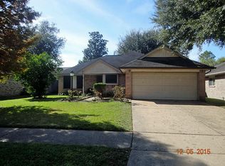 15718 Castorglen Dr, Webster, TX 77598