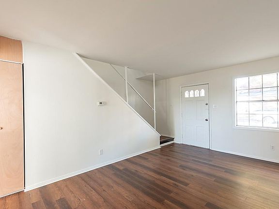 3rd image of 2419 Northumberland Ave