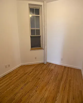 Rented by Current Real Estate Advisors | media 8