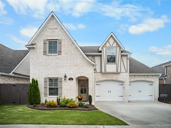 139 N Hawkstone Dr, Fayetteville, AR 72704