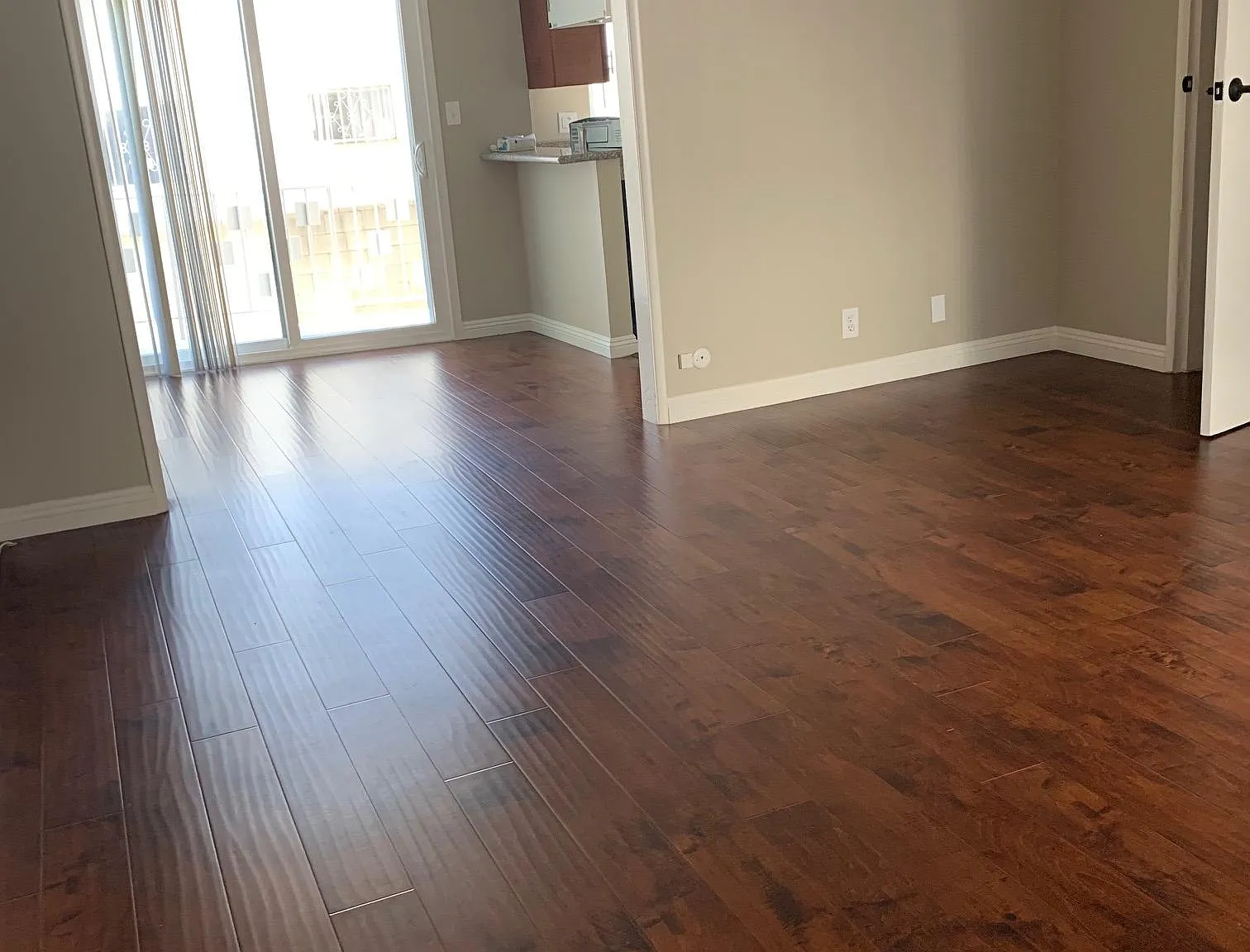 2 bed, 1.5 bath, 1000 sqft, $2,300 — Photo 2