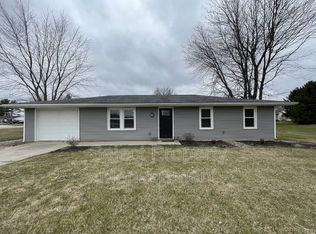 1437 W Cedar Canyons Rd, Fort Wayne, IN 46845
