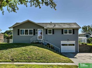 4977 Magnolia St, Omaha, NE 68137