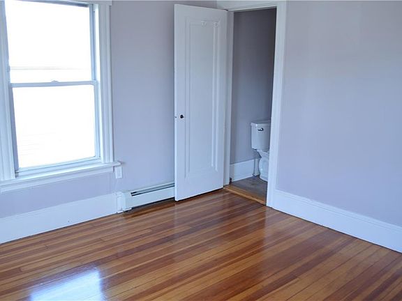 4th image of 193 Park Ave