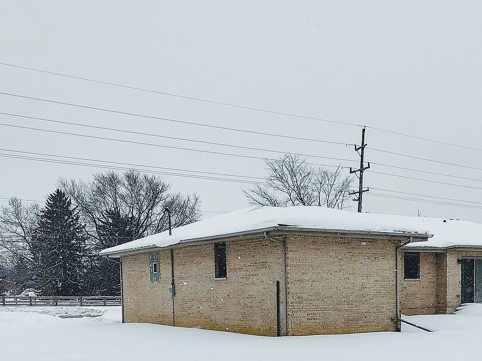 2nd image of 535 Bruce Rd