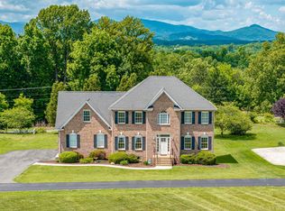1072 Sandbury Ct, Forest, VA 24551