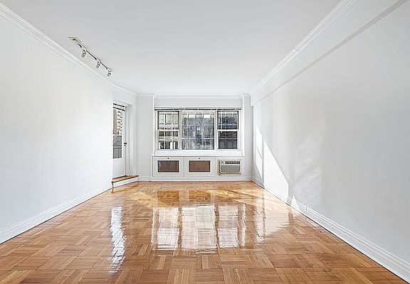 4th image of 301 E 66th St APT 7G