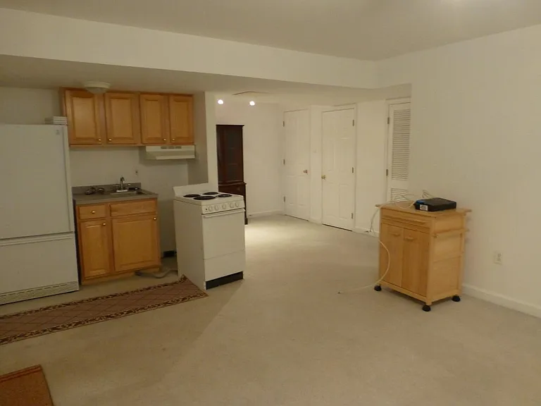 Kitchen dining area