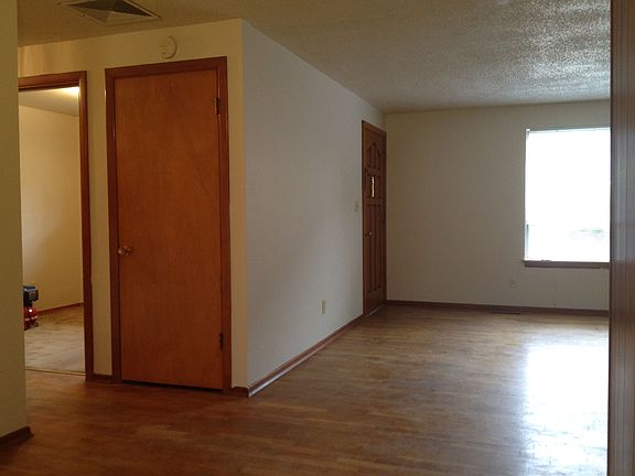 Front Entry_Hallway