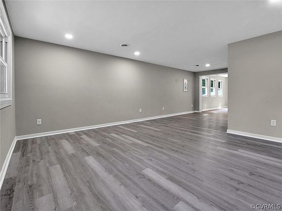 4th image of 9010 Laurel Oak Ct