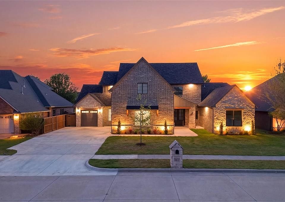 1st image of 1012 Trisha Ln